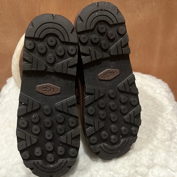 Ugg kids snow/rain boots- Excellent condition - Picture 9 of 12